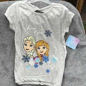 Gray frozen T-shirt. 6x new with tags